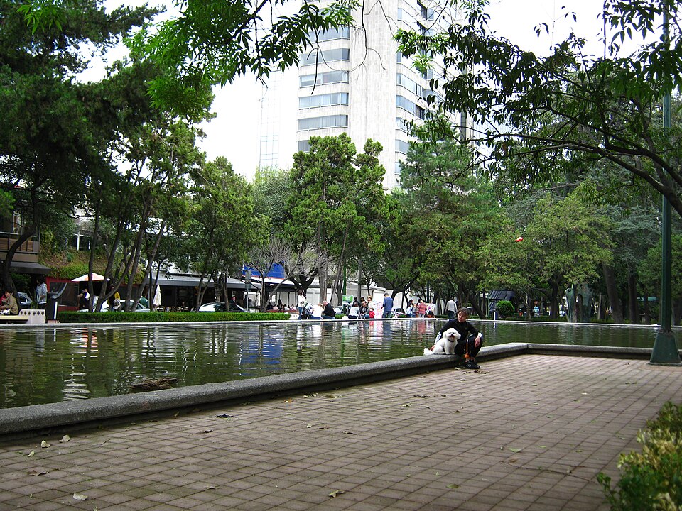 Lago artificial