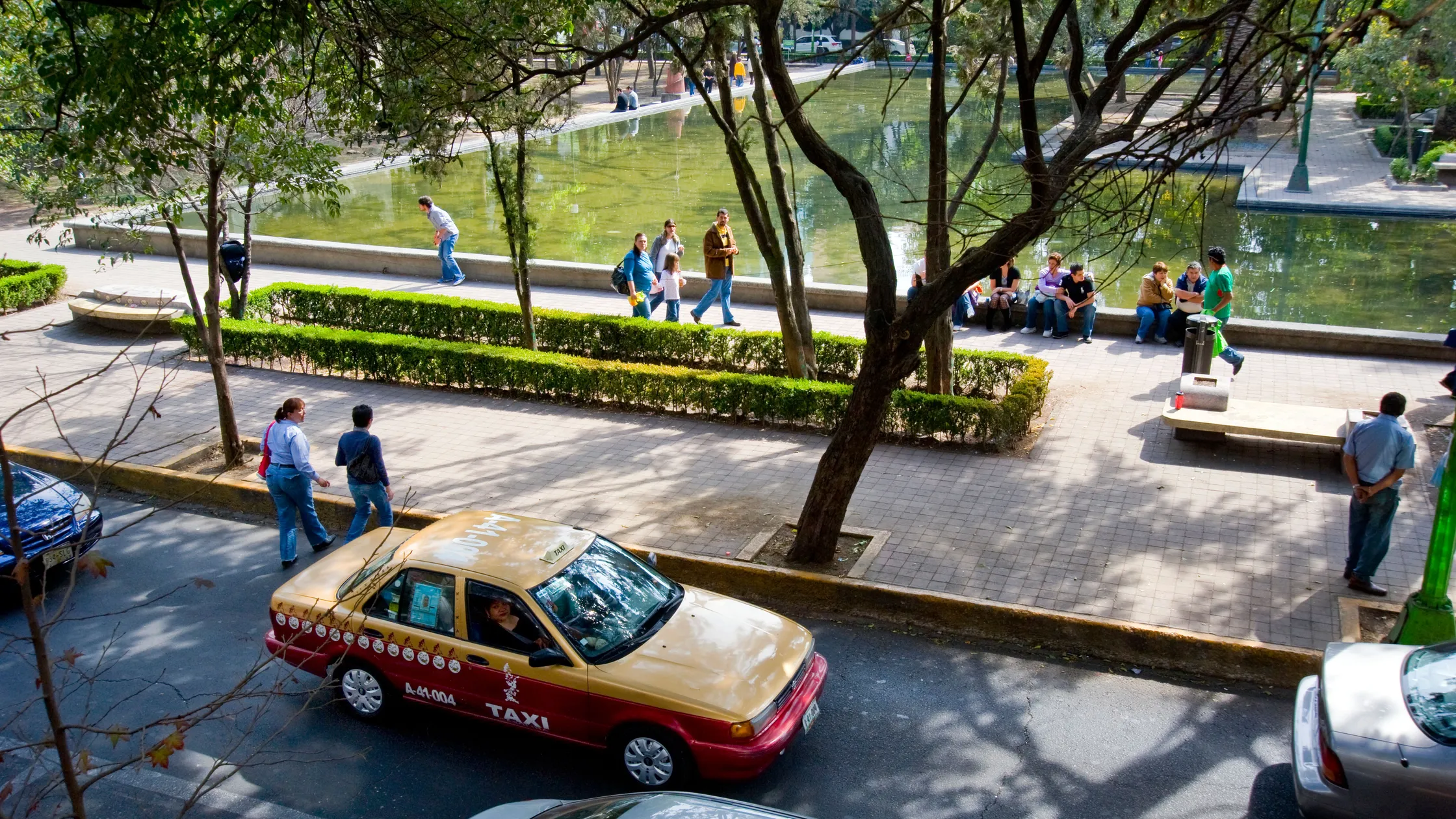 Parque Lincoln, Polanco - Lago y Av. Emilio Castelar